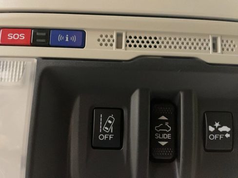 Used 2020 Subaru Forester Premium image 11