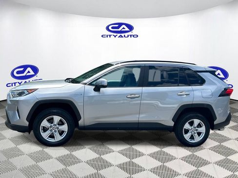 Used 2021 Toyota RAV4 XLE AWD/4WD image 8