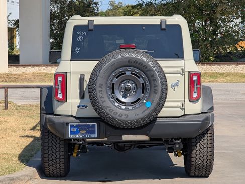 New 2025 Ford Bronco Badlands image 4