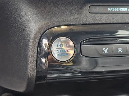 Certified 2025 Ford Escape Platinum AWD/4WD image 30