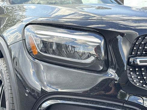 New 2025 Mercedes-Benz GLB 250 4MATIC image 9