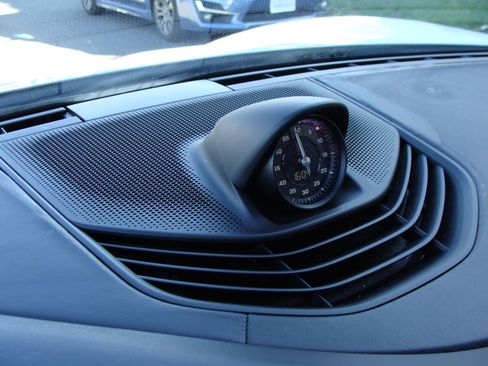 Used 2020 Porsche Taycan 4S image 35