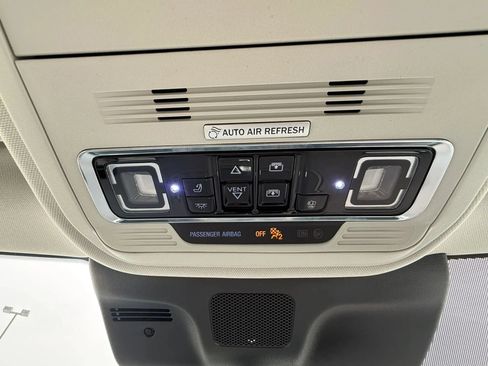 Used 2025 Lincoln Navigator L Reserve AWD/4WD image 28