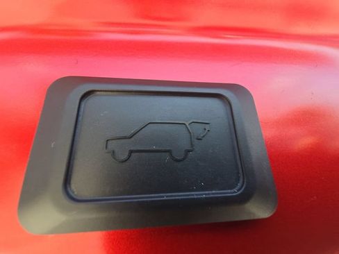 Used 2025 Toyota RAV4 SE AWD/4WD image 30