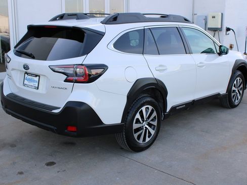 Used 2025 Subaru Outback Premium w/ Popular Package #1A image 6