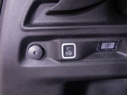 New 2025 Jeep Grand Cherokee L Altitude image 37