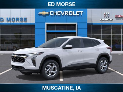 New 2026 Chevrolet Trax LS image 2