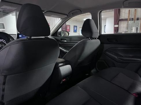 Used 2024 Nissan Altima 2.5 SV FWD image 10