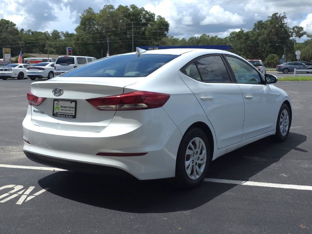 Used 2017 Hyundai Elantra SE FWD image 5