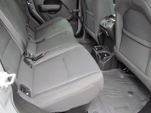 Used 2023 Jeep Gladiator Sport w/ Trailer Tow Package image 13