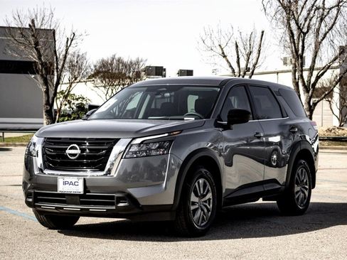 New 2025 Nissan Pathfinder S image 6