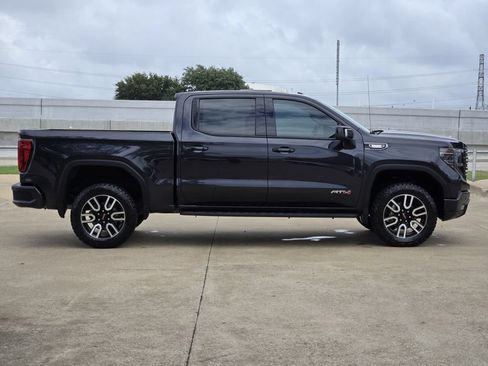 Used 2023 GMC Sierra 1500 AT4 w/ AT4 Premium Package AWD/4WD image 4