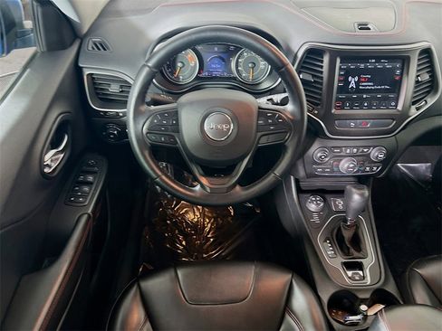 Used 2019 Jeep Cherokee Trailhawk image 20