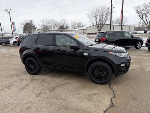Used 2017 Land Rover Discovery Sport HSE image 4