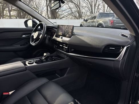 Used 2024 Nissan Rogue SL image 28
