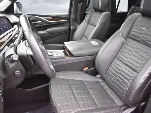 Used 2023 Cadillac Escalade Sport Platinum image 13