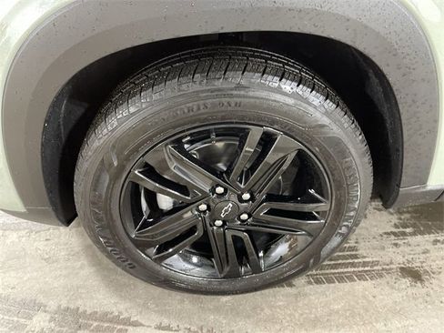 Used 2025 Chevrolet Trax ACTIV w/ Sunroof Package image 23