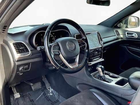 Used 2021 Jeep Grand Cherokee Laredo X image 13