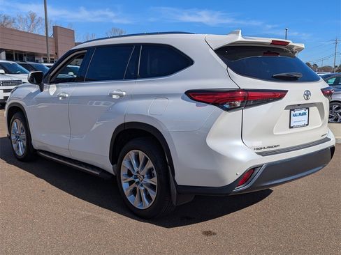 Used 2021 Toyota Highlander Limited image 5