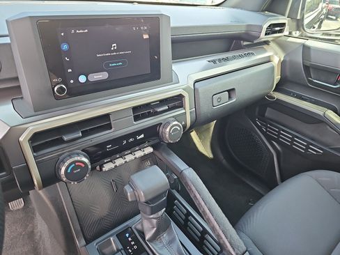Used 2025 Toyota Tacoma SR5 RWD image 21