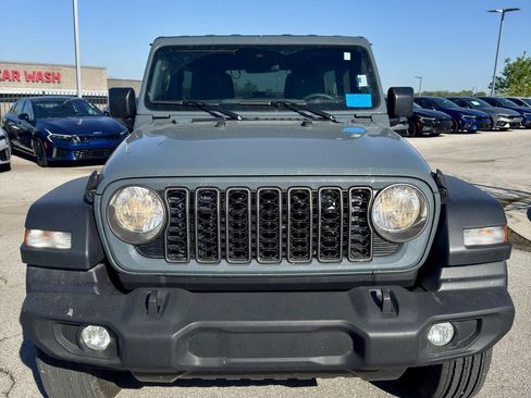 Used 2024 Jeep Wrangler Sport S image 8