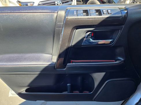 Used 2021 Toyota 4Runner TRD Off-Road Premium w/ Moonroof Package AWD/4WD image 22