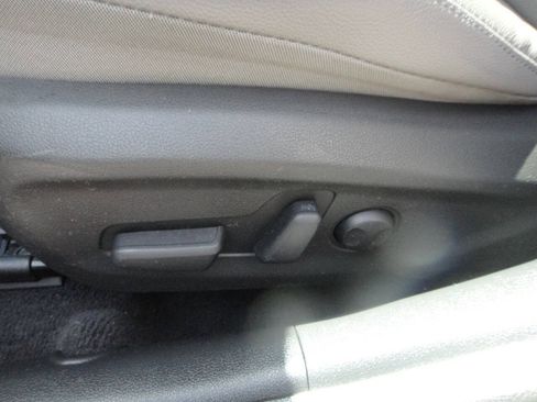 Used 2020 Hyundai Elantra Limited w/ Cargo Package (C1) FWD image 11