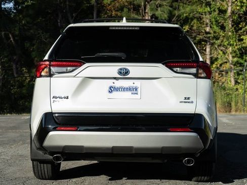 Used 2024 Toyota RAV4 SE image 13