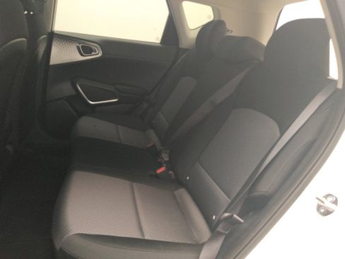 Used 2025 Kia Soul LX image 18