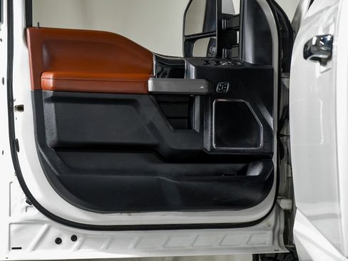 Used 2021 Ford F250 Platinum w/ FX4 Off-Road Package image 35