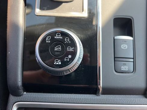 Used 2024 Mitsubishi Outlander SE image 23