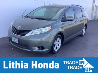 Used 2011 Toyota Sienna LE w/ Towing Pkg