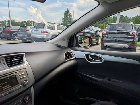 Used 2014 Nissan Sentra SR w/ SR Driver Package FWD image 28