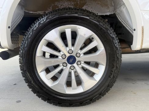 Used 2015 Ford F150 Lariat w/ Equipment Group 501A Mid image 10