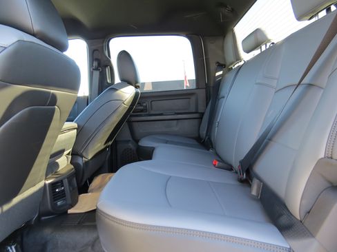 New 2026 RAM 3500 Tradesman w/ Chrome Appearance Group image 18