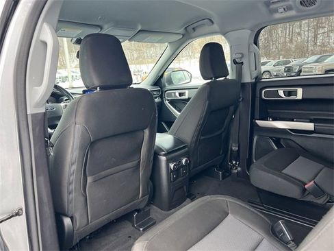Used 2022 Ford Explorer XLT image 16