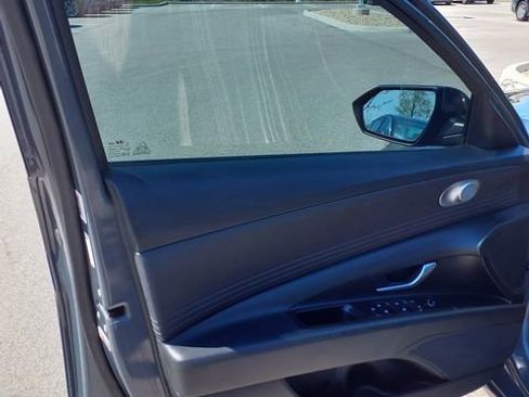 Certified 2024 Hyundai Elantra SEL w/ Convenience Package image 17