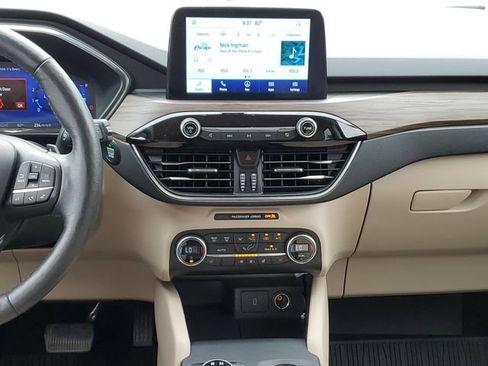 Used 2020 Ford Escape Titanium AWD/4WD image 15