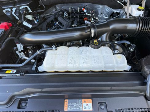Certified 2025 Ford Expedition Active AWD/4WD image 29