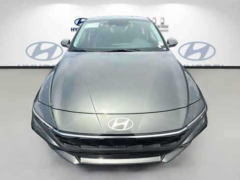 New 2026 Hyundai Elantra Limited FWD image 2