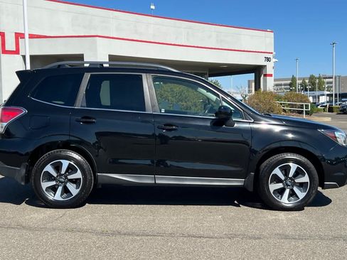 Used 2018 Subaru Forester 2.5i Limited AWD/4WD image 6