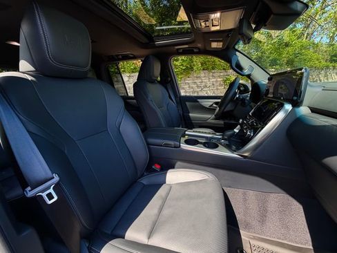 New 2025 Lexus LX 700h F Sport AWD/4WD image 24