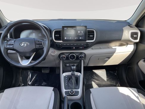 Used 2024 Hyundai Venue SEL FWD image 16