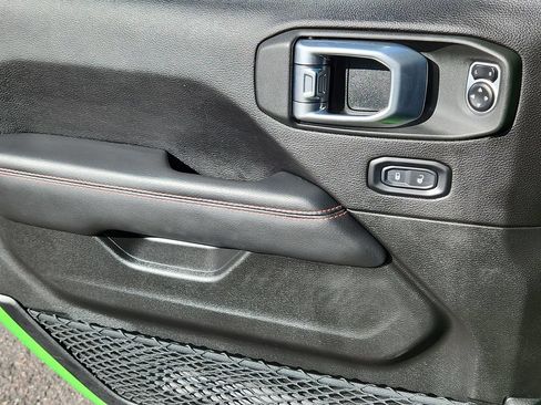 Used 2019 Jeep Wrangler Unlimited Rubicon w/ Uconnect 4C Nav & Sound Group AWD/4WD image 7