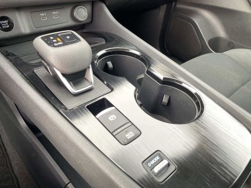 Used 2024 Nissan Rogue S image 14