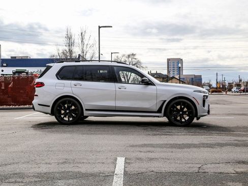New 2026 BMW X7 M60i image 6
