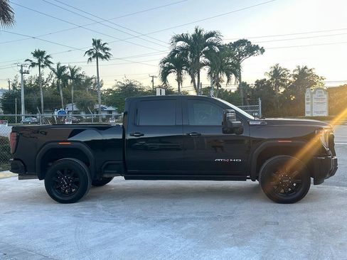 Used 2024 GMC Sierra 2500 AT4 w/ AT4 Premium Plus Package AWD/4WD image 4