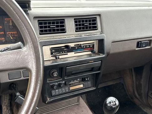 Used 1987 Nissan Pickup SE image 16
