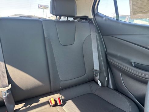 Used 2025 Buick Encore GX Preferred FWD image 36
