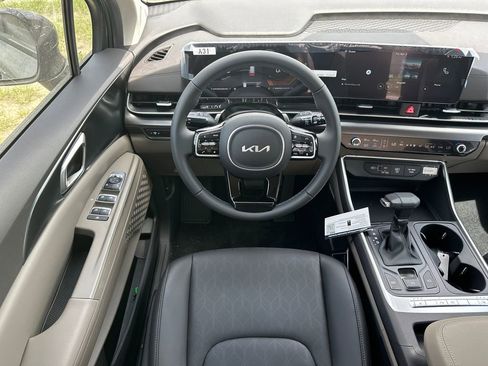 New 2026 Kia Carnival FWD image 23